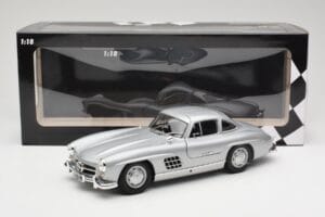 Mercedes 300 SL W198 Gullwing Silber Minichamps 1:18 110037210 Metall — Bild 8 von 8