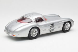 Mercedes 300 SLR Uhlenhaut Coupé Silber Maisto 1:18 536898 Metall — Bild 3 von 8