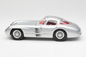Mercedes 300 SLR Uhlenhaut Coupé Silber Maisto 1:18 536898 Metall — Bild 4 von 8