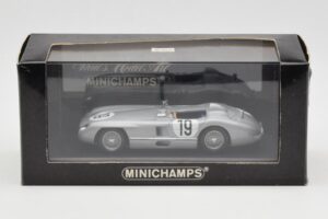 Mercedes 300 SLR #19 J.M. Fangio / S. Moss 24 Hours of Le Mans 1955 Minichamps 1:43 B66040253 Metall — Bild 4 von 4