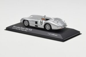 Mercedes 300 SLR #19 P. Levegh / J. Fitch 24 Hours of Le Mans 1955 Minichamps 1:43 432553000 Metall — Bild 3 von 4