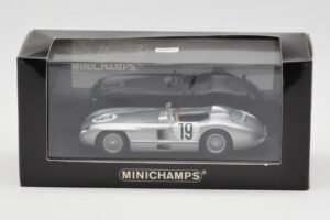 Mercedes 300 SLR #19 P. Levegh / J. Fitch 24 Hours of Le Mans 1955 Minichamps 1:43 432553000 Metall — Bild 4 von 4