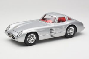 Mercedes 300 SLR Uhlenhaut Coupe Silber Maisto 1:18 36898 Metall