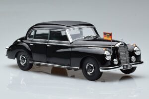 Mercedes 300 W186 Konrad Adenauer Norev 1:18 183707 Metall — Bild 6 von 9