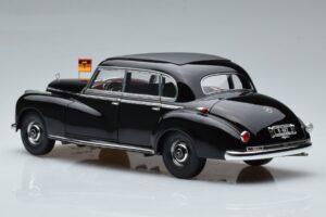 Mercedes 300 W186 Konrad Adenauer Norev 1:18 183707 Metall — Bild 7 von 9
