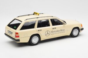 Mercedes 300D S124 T-Modell Hellelfenbein Taxi Händler Edition Norev 1:18 B66040702 Metall — Bild 3 von 8