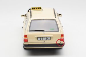Mercedes 300D S124 T-Modell Hellelfenbein Taxi Händler Edition Norev 1:18 B66040702 Metall — Bild 8 von 8