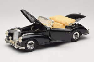 Mercedes 300S Schwarz Maisto 1:18 52116-P1 Metall — Bild 2 von 8