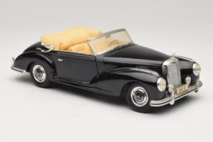 Mercedes 300S Schwarz Maisto 1:18 52116-P1 Metall — Bild 6 von 8