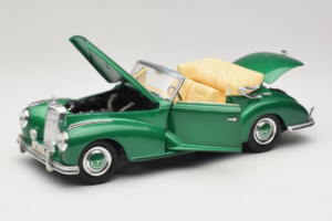 Mercedes 300S Cabriolet Green Metallic Maisto 1:18 52116 Metall — Bild 2 von 7