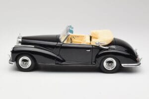 Mercedes 300SC W188 Obsidian Schwarz Maisto 1:18 806B Metall — Bild 4 von 8