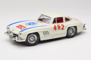 Mercedes 300SL #452 Mille Miglia 1955 Weiß Bburago 1:18 3015-M2 Metall