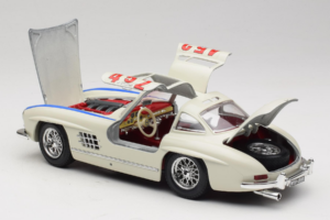 Mercedes 300SL #452 Mille Miglia 1955 Weiß Bburago 1:18 3015-M2 Metall — Bild 5 von 8
