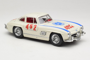 Mercedes 300SL #452 Mille Miglia 1955 Weiß Bburago 1:18 3015-M2 Metall — Bild 6 von 8