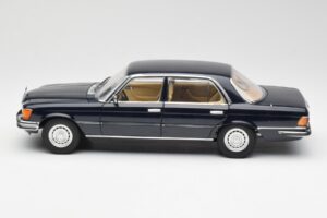 Mercedes 450 SEL 6.9 W116 Dunkelblau Revell 1:18 8956 Metall — Bild 4 von 8