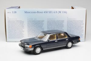 Mercedes 450 SEL 6.9 W116 Dunkelblau Revell 1:18 8956 Metall — Bild 8 von 8