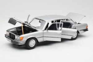 Mercedes 450 SEL 6.9 W116 Silber Revell 1:18 8955 Metall — Bild 2 von 8