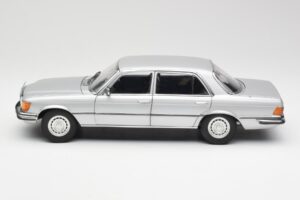Mercedes 450 SEL 6.9 W116 Silber Revell 1:18 8955 Metall — Bild 4 von 8