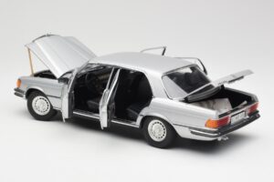 Mercedes 450 SEL 6.9 W116 Silber Revell 1:18 8955 Metall — Bild 5 von 8