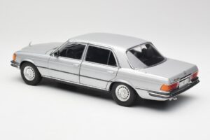 Mercedes 450 SEL 6.9 W116 Silber Revell 1:18 8955 Metall — Bild 7 von 8