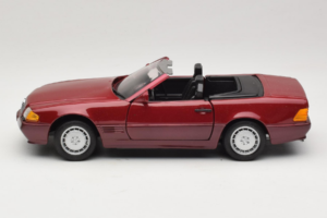 Mercedes 500 SL R129 Dunkelrot Revell 1:18 8801 Metall — Bild 4 von 8