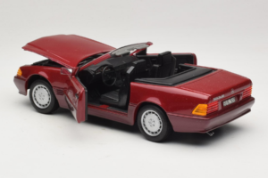 Mercedes 500 SL R129 Dunkelrot Revell 1:18 8801 Metall — Bild 5 von 8