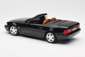 Mercedes SL 500 R129 Schwarz Norev 1:18 183750 Metall — Bild 9 von 10