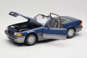 Mercedes SL 500 R129 Nautic Blue Metallic Revell 1:18 8081 Metall — Bild 2 von 8