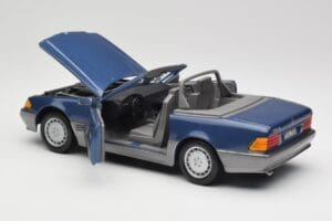 Mercedes SL 500 R129 Nautic Blue Metallic Revell 1:18 8081 Metall — Bild 5 von 8