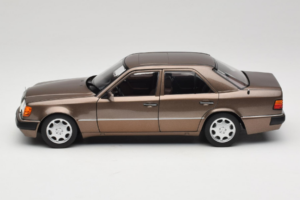 Mercedes 500E W124 Impala Metallic Norev 1:18 183954 Metall — Bild 4 von 8