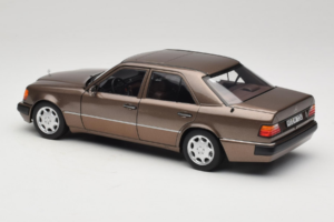 Mercedes 500E W124 Impala Metallic Norev 1:18 183954 Metall — Bild 7 von 8