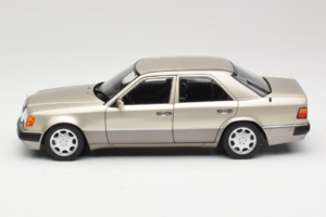 Mercedes 500E W124 Smoke Silver Händler Edition Norev 1:18 B66040724 Metall — Bild 4 von 8