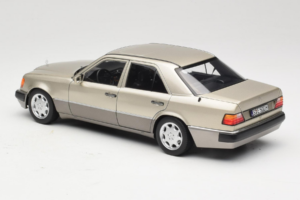 Mercedes 500E W124 Smoke Silver Händler Edition Norev 1:18 B66040724 Metall — Bild 7 von 8