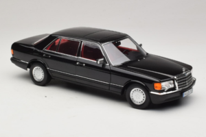 Mercedes 560 SEL W126 Schwarz Mit Rotem Innenraum Norev 1:18 183788 Metall — Bild 6 von 8