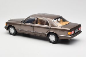 Mercedes 560 SEL W126 Impala Braun Händler Edition Norev 1:18 B66040646 Metall — Bild 7 von 8
