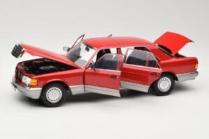 Mercedes 560 SEL W126 Rot Norev 1:18 183463 Metall — Bild 2 von 8