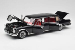 Mercedes 600 Pullman W100 Schwarz NZG 1:18 1071/50 Metall — Bild 2 von 8