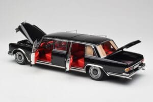 Mercedes 600 Pullman W100 Schwarz NZG 1:18 1071/50 Metall — Bild 5 von 8