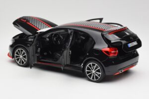Mercedes A-Class W176 AMG Schwarz Norev 1:18 183596 Metall — Bild 5 von 8