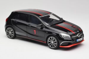 Mercedes A-Class W176 AMG Schwarz Norev 1:18 183596 Metall — Bild 6 von 8
