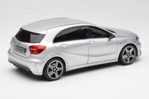 Mercedes A-Class W176 Polar Silber Norev 1:18 B66960139 Metall — Bild 3 von 8
