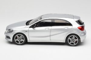 Mercedes A-Class W176 Polar Silber Norev 1:18 B66960139 Metall — Bild 4 von 8