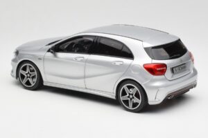 Mercedes A-Class W176 Polar Silber Norev 1:18 B66960139 Metall — Bild 7 von 8