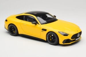 Mercedes AMG GT 43 C192 Turbo Sun Yellow NZG 1:18 B66960587 Metall — Bild 6 von 8