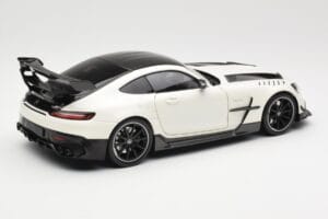 Mercedes AMG GT C190 Black Series Diamond White Metallic Minichamps 1:18 110032020 Metall — Bild 3 von 8