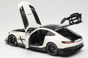 Mercedes AMG GT C190 Black Series Diamond White Metallic Minichamps 1:18 110032020 Metall — Bild 5 von 8