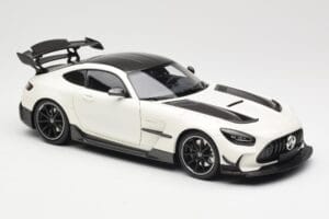 Mercedes AMG GT C190 Black Series Diamond White Metallic Minichamps 1:18 110032020 Metall — Bild 6 von 8