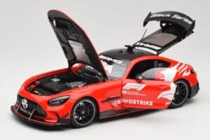 Mercedes AMG GT C190 Black Series Safety Car F1 2024 Minichamps 1:18 110032090 Metall — Bild 2 von 8