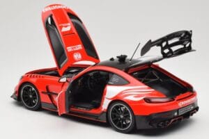 Mercedes AMG GT C190 Black Series Safety Car F1 2024 Minichamps 1:18 110032090 Metall — Bild 5 von 8