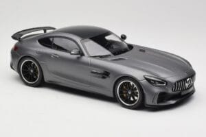 Mercedes AMG GT R C190 Matt Grau Metallic Minichamps 1:18 155036026 Metall — Bild 4 von 6